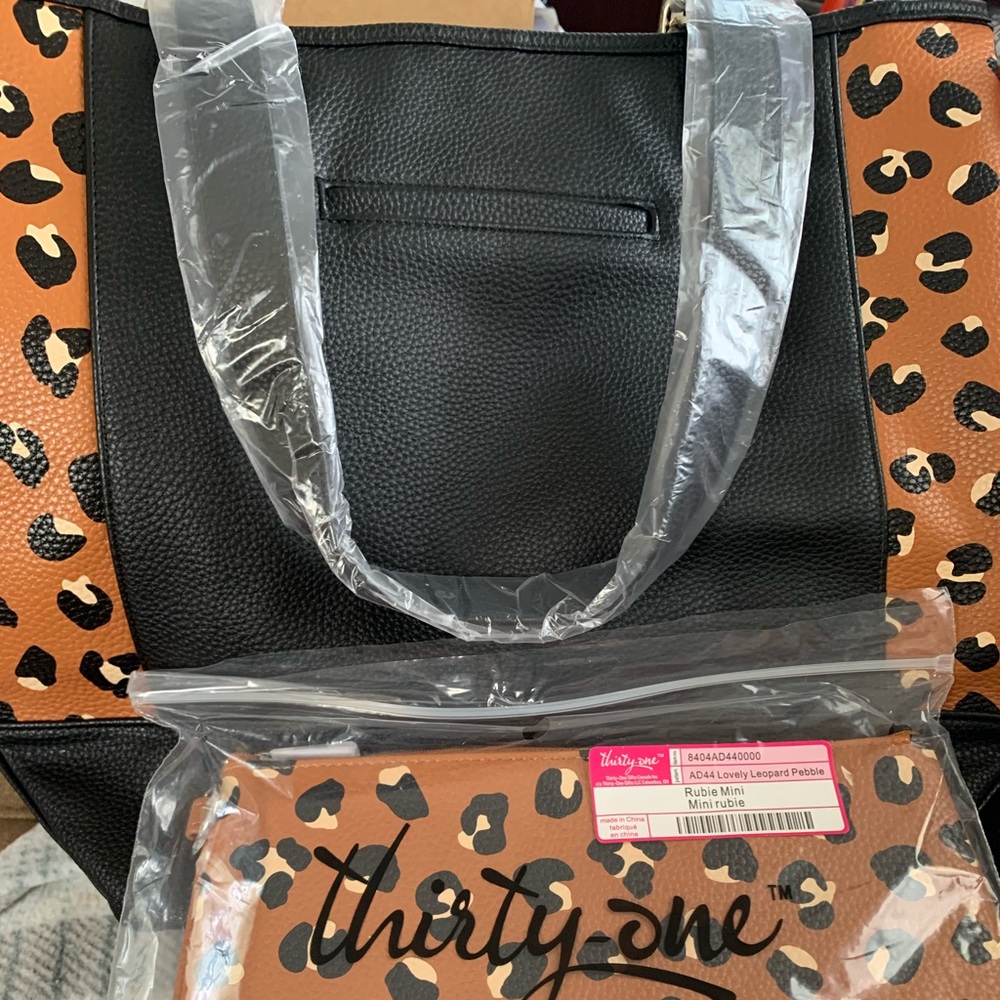 Thirty One Tote NWT Animal Print